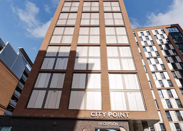 Private Bedrooms With Shared Kitchen And Living Area At Canvas City Point In Coventry